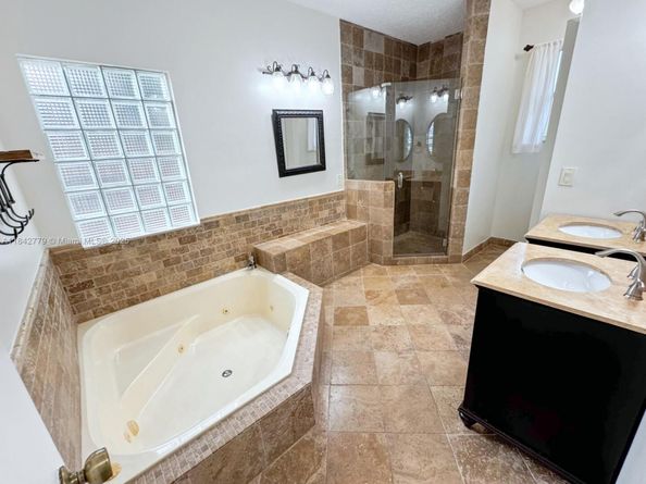 10621 Paris St, Cooper City FL 33026