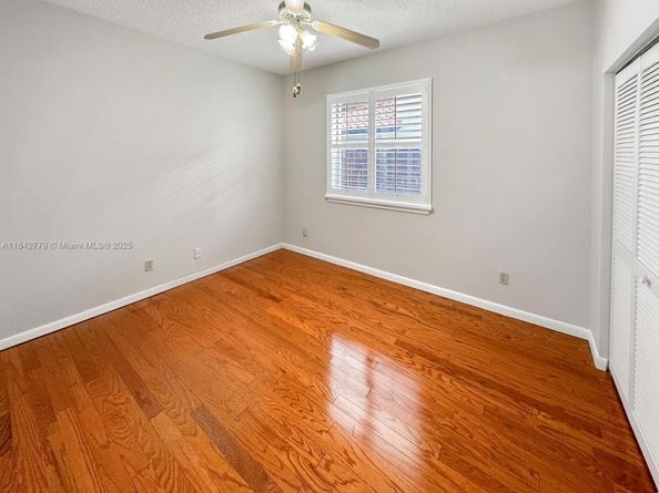10621 Paris St, Cooper City FL 33026