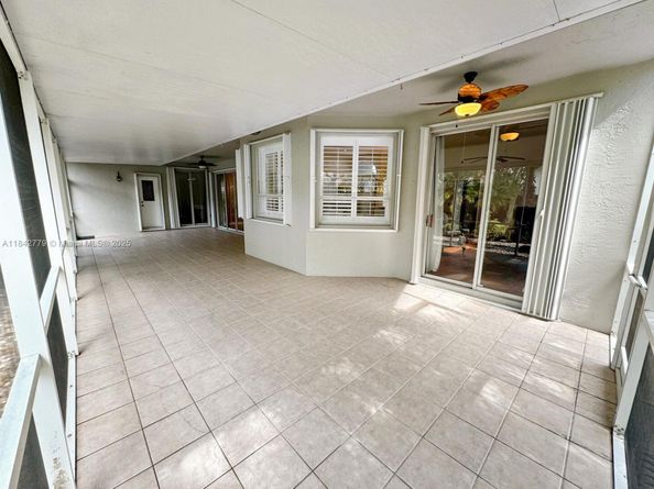 10621 Paris St, Cooper City FL 33026