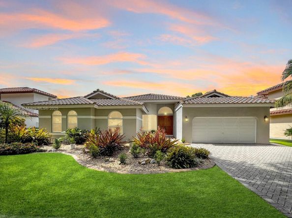 10621 Paris St, Cooper City FL 33026