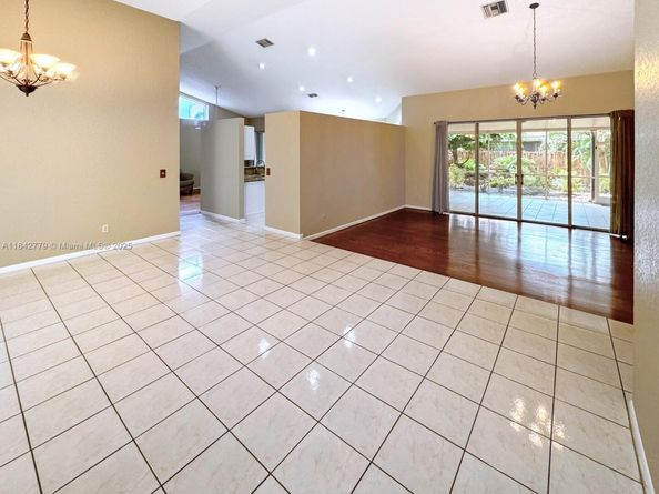 10621 Paris St, Cooper City FL 33026