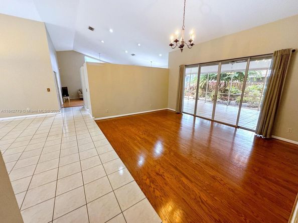 10621 Paris St, Cooper City FL 33026