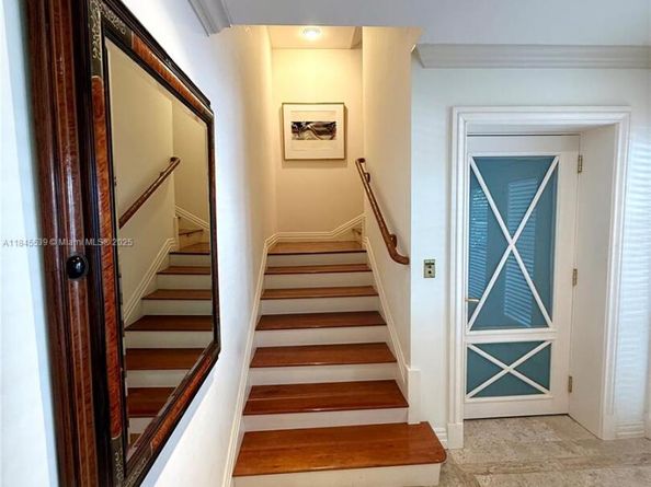 3508 Bayshore Villas Dr, Miami FL 33133