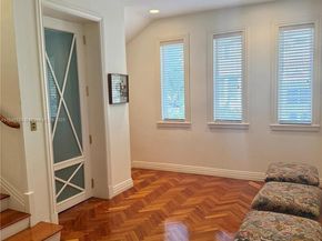 3508 Bayshore Villas Dr, Miami FL 33133