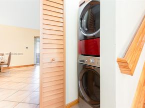 17360 NW 69th Ct 204, Hialeah FL 33015