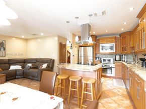 17360 NW 69th Ct 204, Hialeah FL 33015