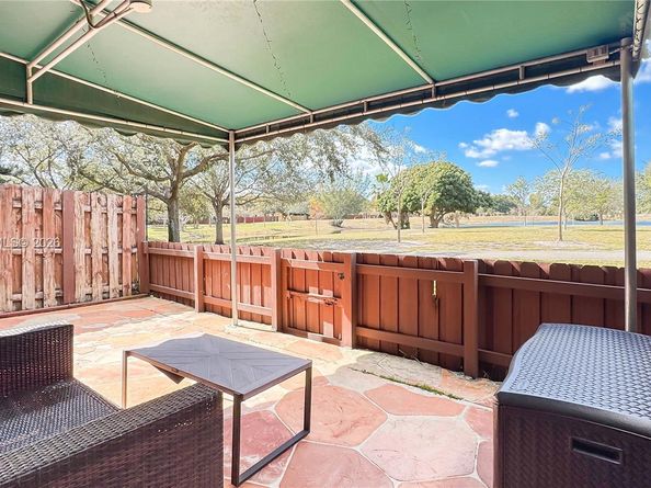 17360 NW 69th Ct 204, Hialeah FL 33015