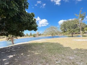 17360 NW 69th Ct 204, Hialeah FL 33015