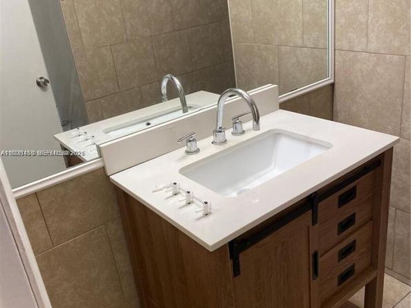 2113 Champions Way, North Lauderdale FL 33068