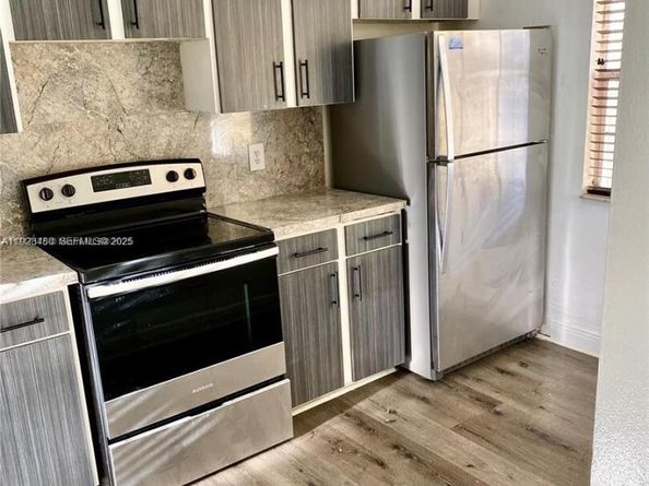 2113 Champions Way, North Lauderdale FL 33068