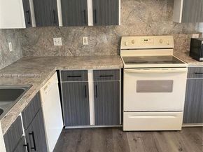 2113 Champions Way, North Lauderdale FL 33068