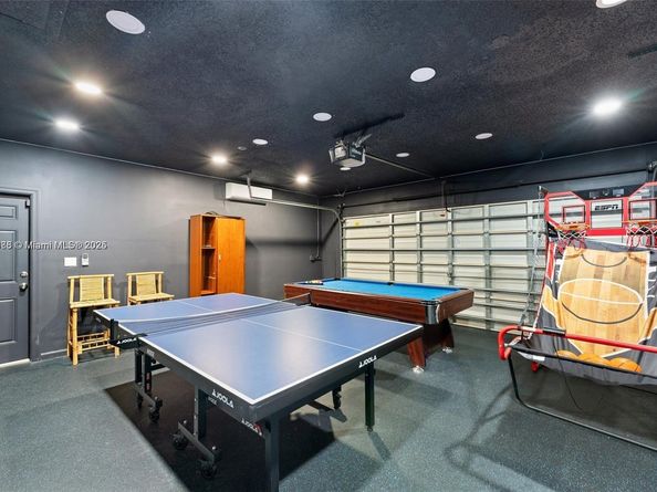 413 Holiday, Hallandale Beach FL 33009