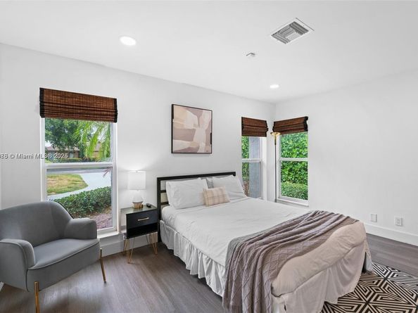 413 Holiday, Hallandale Beach FL 33009