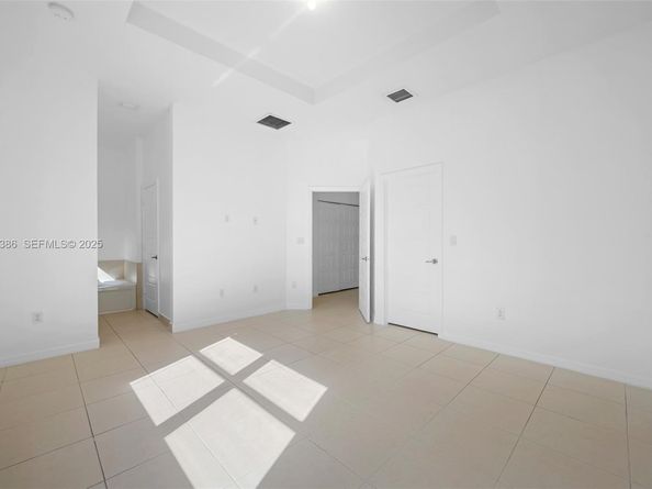 674 NE 191st Ter, Miami FL 33179