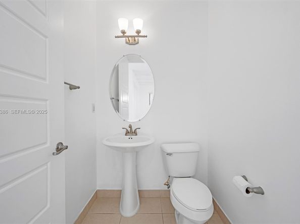 674 NE 191st Ter, Miami FL 33179