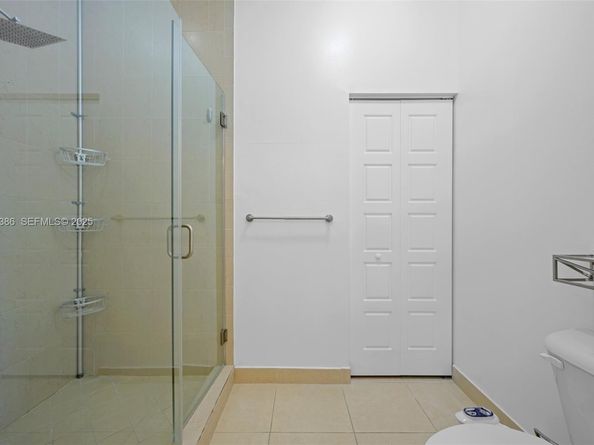 674 NE 191st Ter, Miami FL 33179