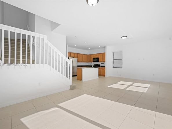 674 NE 191st Ter, Miami FL 33179