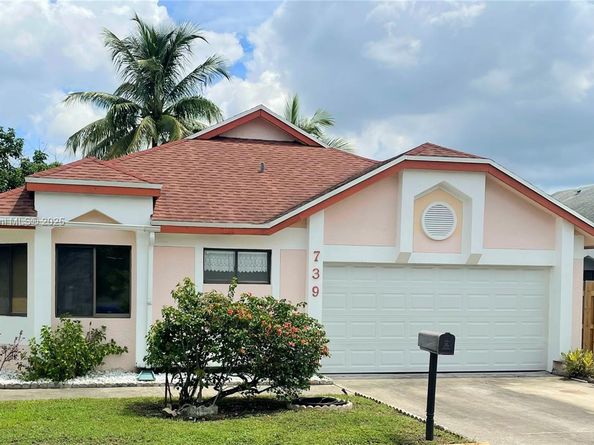 739 Holly St, North Lauderdale FL 33068