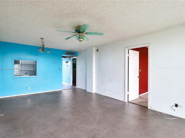 110 Royal Park Dr 3C, Oakland Park FL 33309