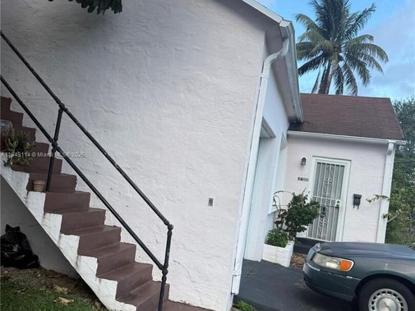 1499 NW 32nd St, Miami FL 33142