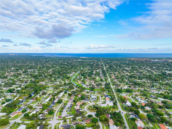 18231 SW 90th Ct, Palmetto Bay FL 33157