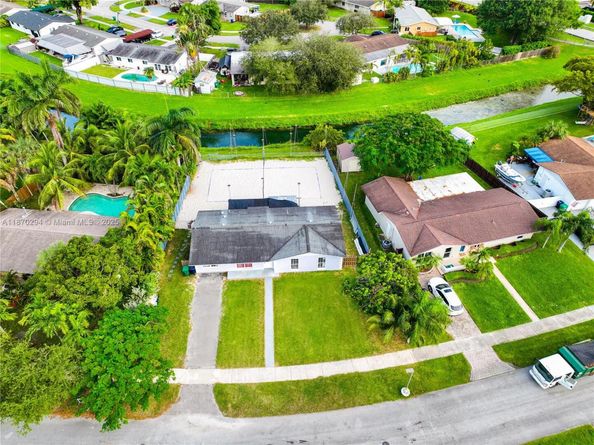 18231 SW 90th Ct, Palmetto Bay FL 33157