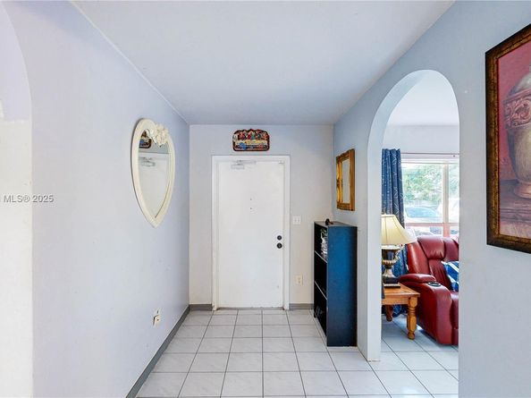 18231 SW 90th Ct, Palmetto Bay FL 33157