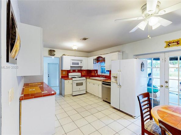 18231 SW 90th Ct, Palmetto Bay FL 33157