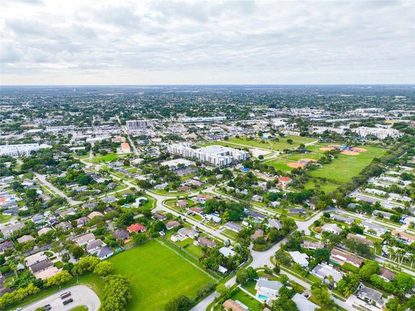 18231 SW 90th Ct, Palmetto Bay FL 33157
