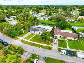 18231 SW 90th Ct, Palmetto Bay FL 33157