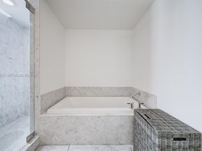 244 Biscayne Blvd 2309, Miami FL 33132