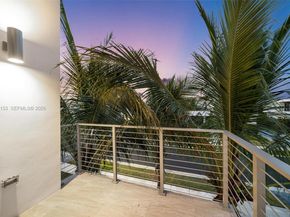 16710 N Botaniko Dr N, Weston FL 33326