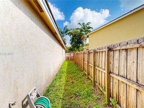 3090 SE 7th Ct, Homestead FL 33033