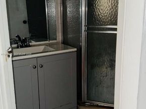 5000 NW 36th St 402, Lauderdale Lakes FL 33319