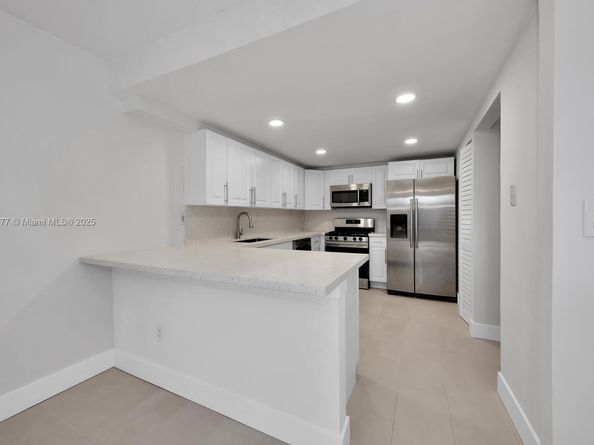 11500 SW 64th St H, Miami FL 33173