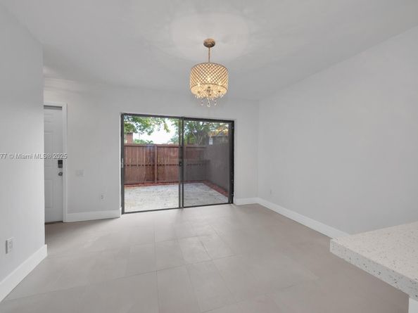 11500 SW 64th St H, Miami FL 33173
