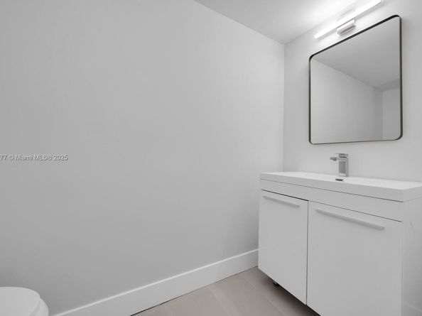 11500 SW 64th St H, Miami FL 33173