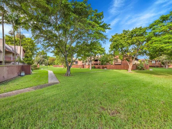 11500 SW 64th St H, Miami FL 33173