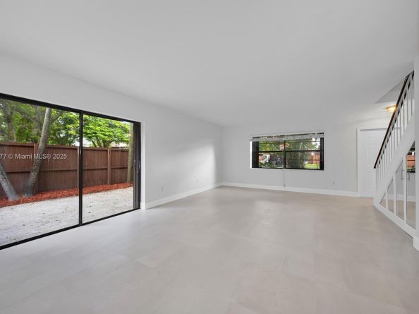 11500 SW 64th St H, Miami FL 33173