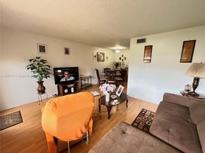 8851 Sunrise Lakes Blvd 109, Sunrise FL 33322