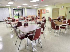 8851 Sunrise Lakes Blvd 109, Sunrise FL 33322