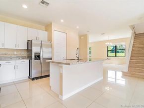 19220 NE 9th Pl, Miami FL 33179
