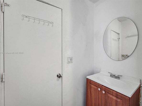 2811 SW 3rd St, Miami FL 33135