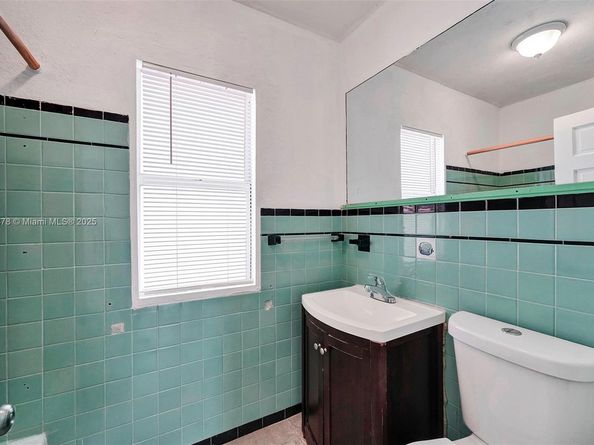 2811 SW 3rd St, Miami FL 33135