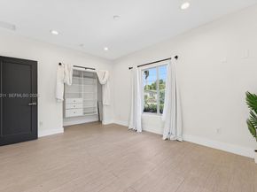 1126 NE 16th Ct, Fort Lauderdale FL 33305
