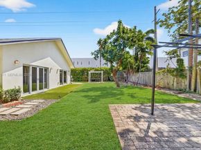 1126 NE 16th Ct, Fort Lauderdale FL 33305