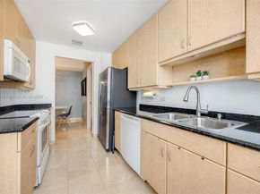 801 Brickell Key Blvd 3010, Miami FL 33131