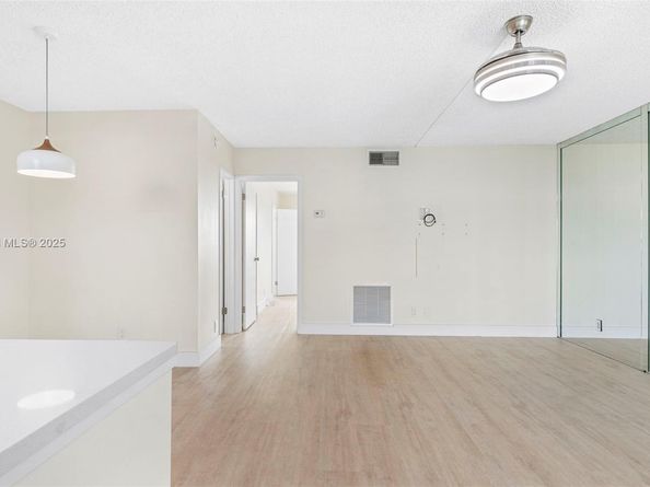 810 SE 7th St 306, Deerfield Beach FL 33441