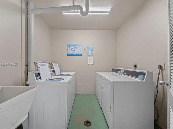 810 SE 7th St 306, Deerfield Beach FL 33441