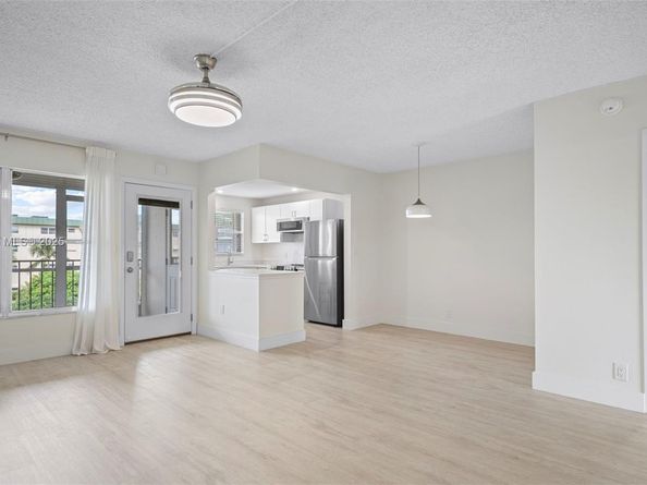 810 SE 7th St 306, Deerfield Beach FL 33441